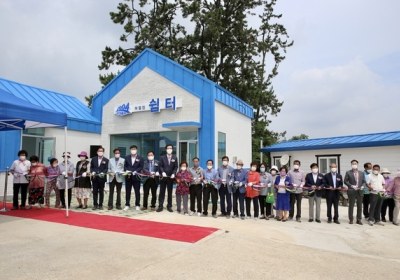 여객선을 기다리며…효지도 사람들 쉼터