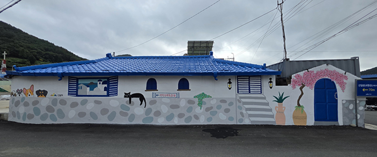 바람과 파도 소리에 색을 입혀 마을을 그리다